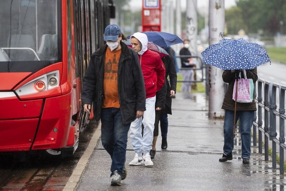 Ilustračný obrázok k článku Po Bratislave budú jazdiť desiatky nových električiek. Umožní to balík peňazí z eurofondov