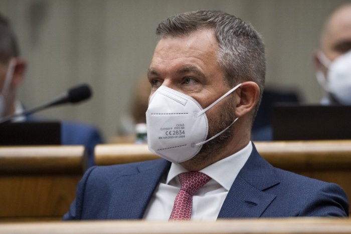 Ilustračný obrázok k článku Pellegriniho vytočila „prvoaprílová“ vláda: Ospravedlňte sa Slovákom a ukončite to!