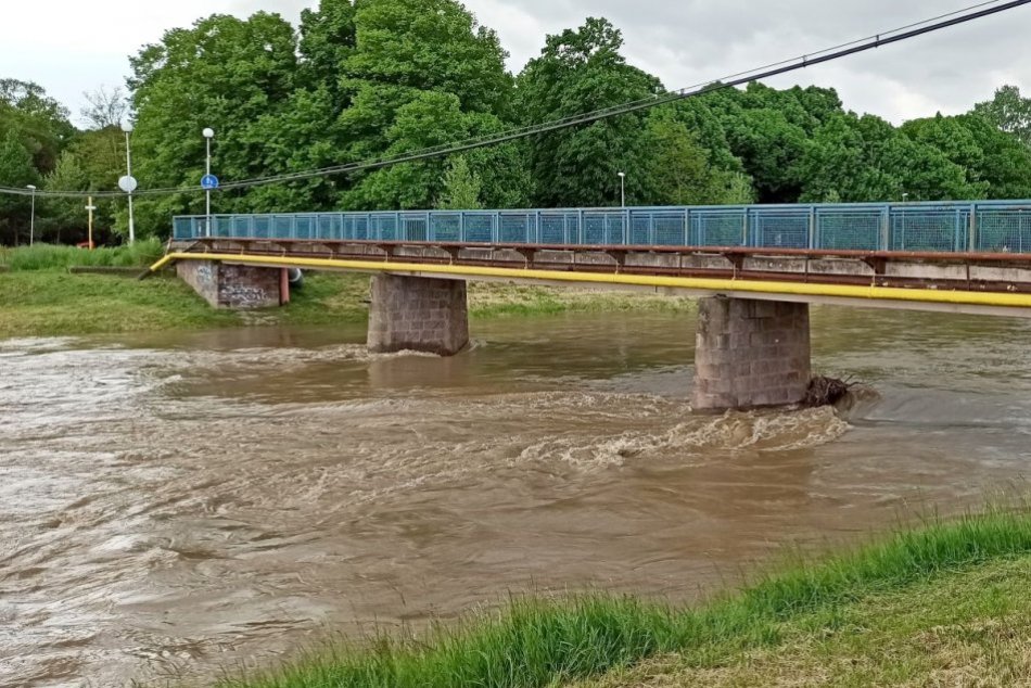 Ilustračný obrázok k článku Dievčatá chceli spáchať samovraždu: Dali si tabletky a plánovali skočiť do rieky