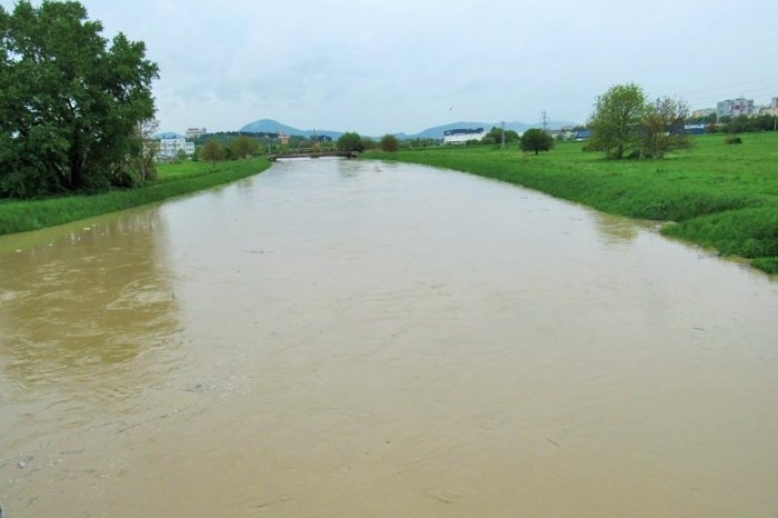 Ilustračný obrázok k článku Viacerým okresom hrozia POVODNE. Zabudnite na teplý víkend, no ešte bude 30 °C!