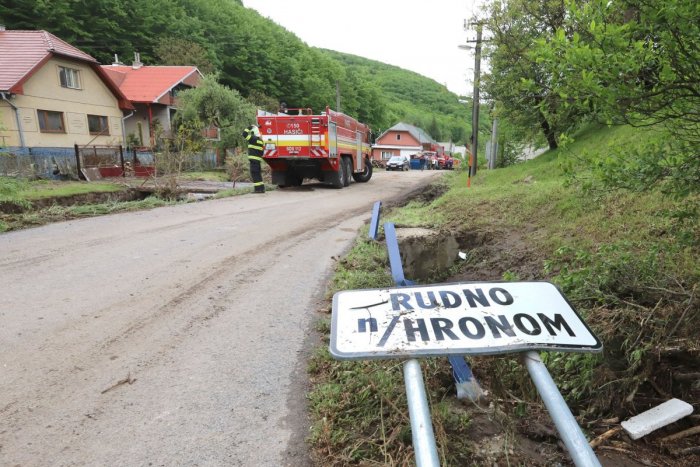 Ilustračný obrázok k článku Hasiči hlásia: Povodňová situácia sa STABILIZOVALA! Ktoré okresy sú ešte ohrozené?