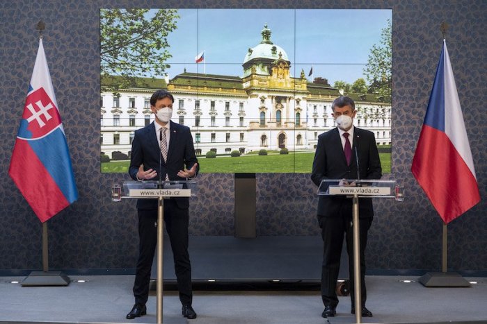 Ilustračný obrázok k článku SVET O SLOVENSKU: Česko stále márne čaká na dar, ktorý mu Heger sľúbil