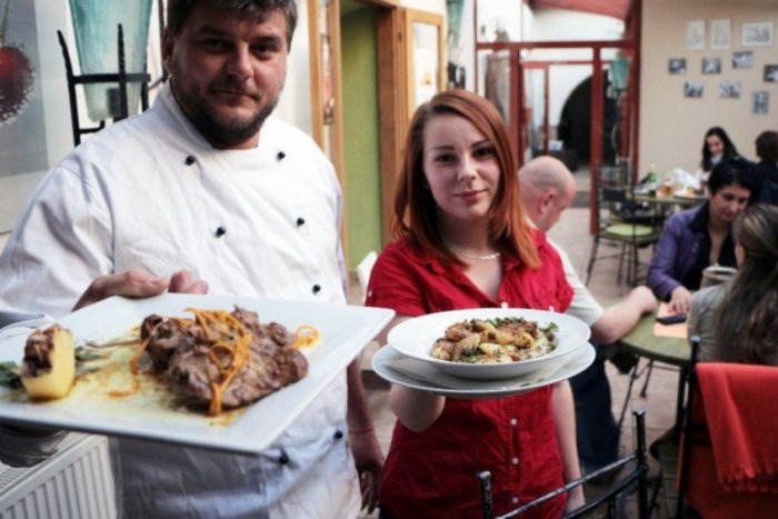 Ilustračný obrázok k článku Okres Rožňava sa vyfarbuje na oranžovo: VEĽKÝ PREHĽAD, čo môžeme a čo nie