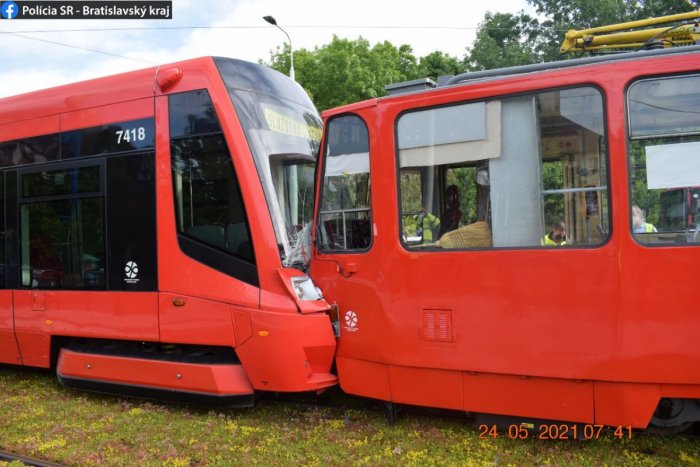 Ilustračný obrázok k článku V Bratislave sa zrazili električky: Záchranári ratovali zranenú ženu