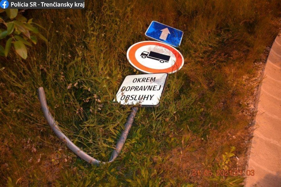 Ilustračný obrázok k článku Mladý vodič bol už trikrát súdne trestaný: Teraz spitý demoloval v Trenčíne, FOTO