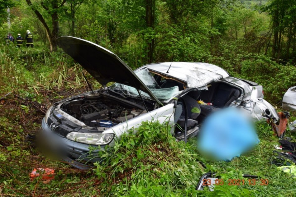 Ilustračný obrázok k článku Čierny víkend na cestách v Banskobystrickom kraji: 3 nehody so zranenými, 1 fatálna, FOTO