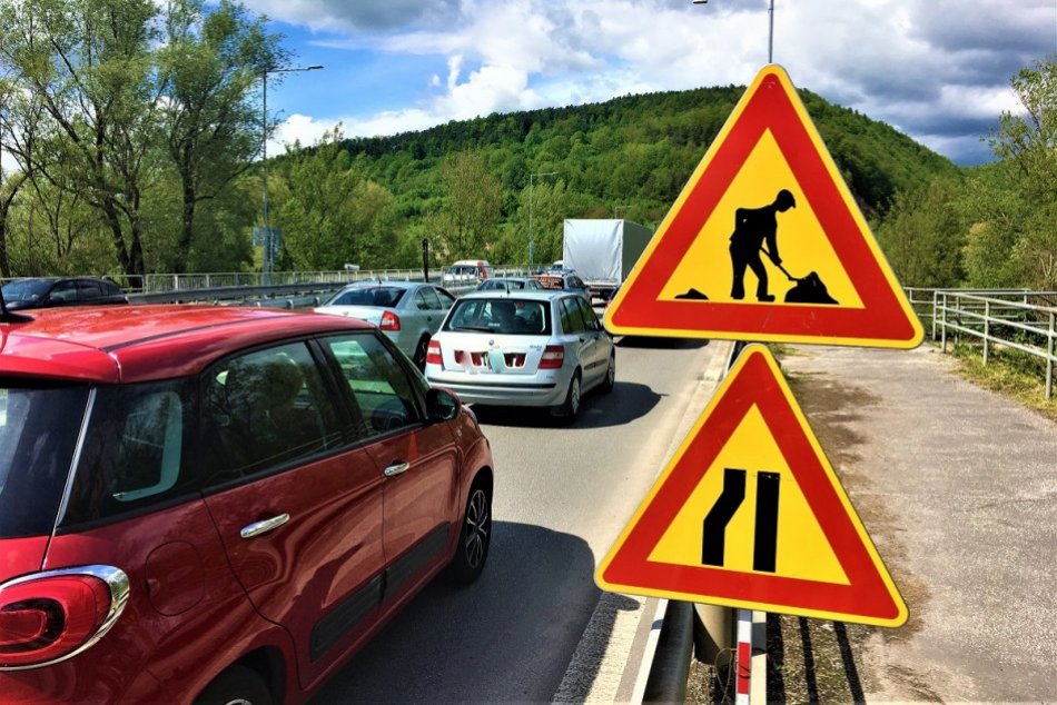 Ilustračný obrázok k článku Nechcete zostať trčať v ZÁPCHE? Dajte si POZOR na 11 úsekov v Banskobystrickom kraji