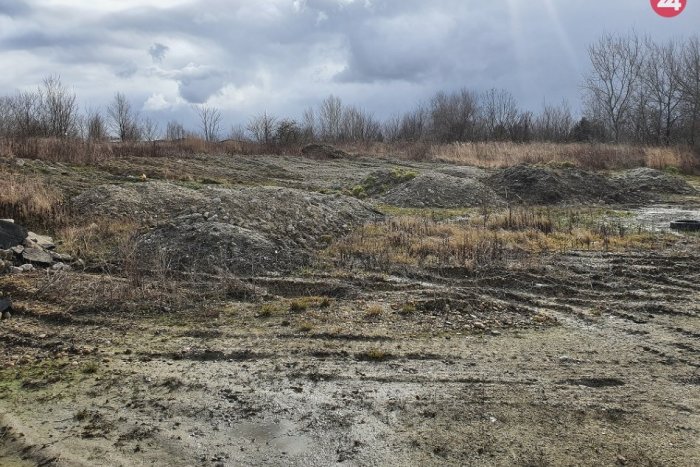 Ilustračný obrázok k článku Časovaná bomba tiká ďalej: So skládkou z CHEMICKÝCH závodov vo Vrakuni sa stále nič nedeje!