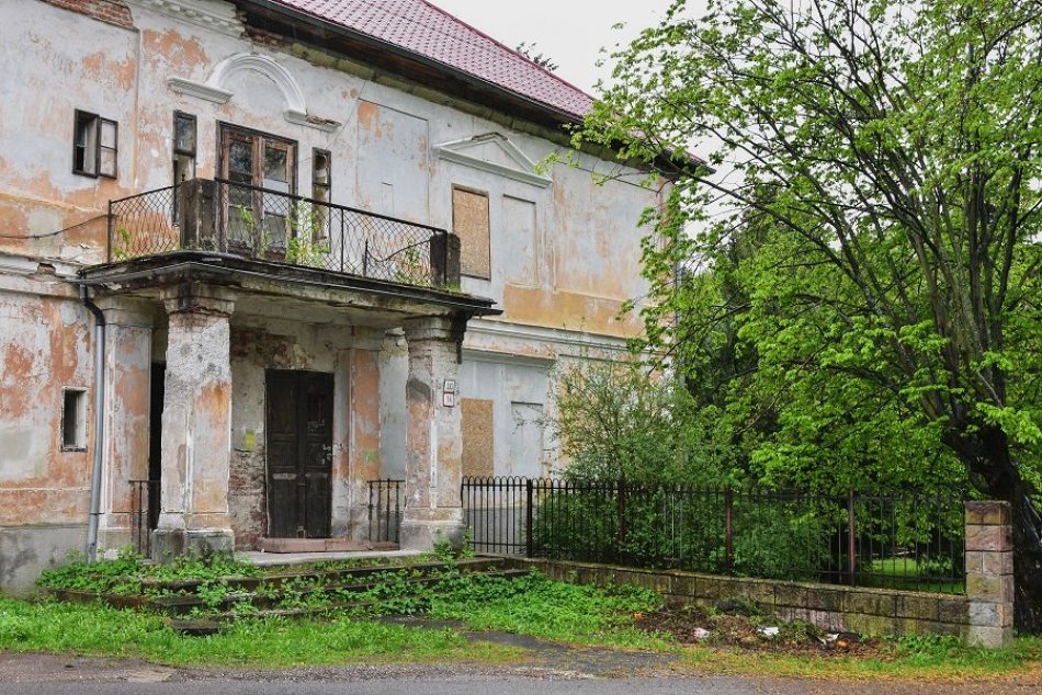 Ilustračný obrázok k článku Budúcnosť Zechenterovho domu je otázna: Byty v ňom aktivisti nechcú