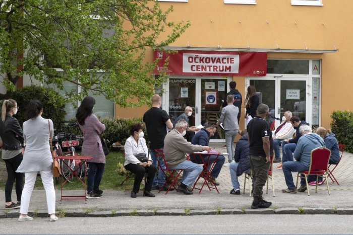 Ilustračný obrázok k článku Zaočkovaní Slováci chcú VÝHODY: Mali by pre nás platiť miernejšie opatrenia!