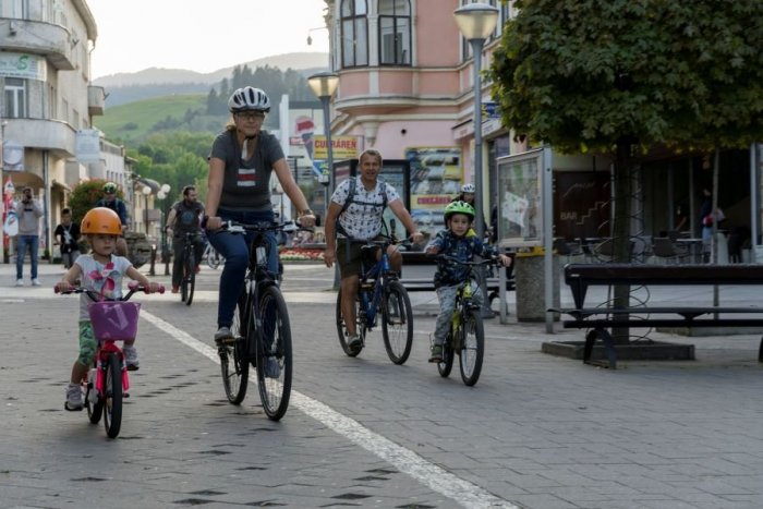 Ilustračný obrázok k článku Veľká ZMENA na ružomberskej pešej zóne: Radnica sem vpúšťa cyklistov s JEDNOU podmienkou