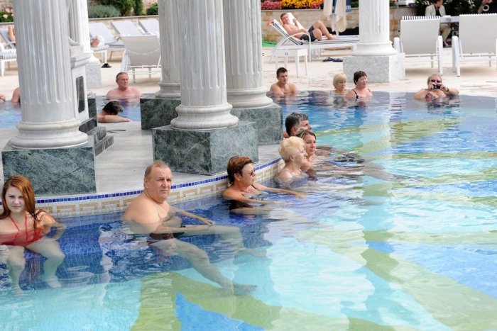 Ilustračný obrázok k článku Kúpele pre zamestnancov nemocníc: Žilinský kraj chce odmeniť vyčerpaných zdravotníkov