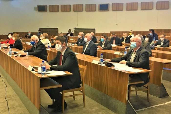 Ilustračný obrázok k článku Majetkové priznania sú vonku: PREHĽAD, koľko zarobili považskobystrickí poslanci