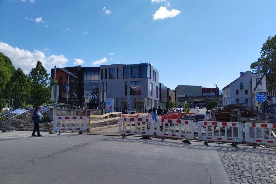 Ilustračný obrázok k článku Obmedzení na Huštáku sa ešte nezbavíme: Termín konca uzávery opäť posunuli