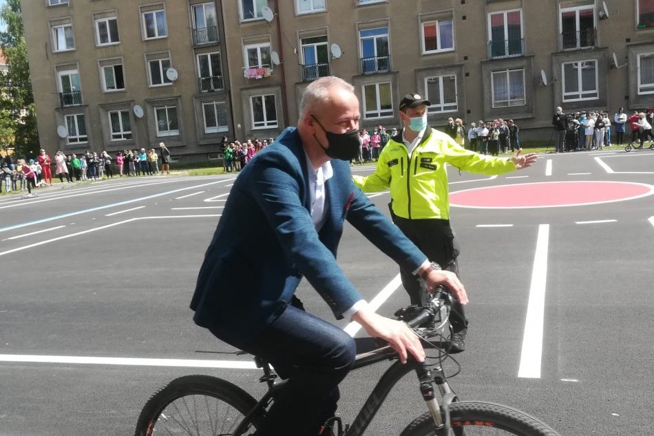 Ilustračný obrázok k článku Bystrica má nové dopravné ihrisko: Okrem detí si zajazdil aj primátor, FOTO