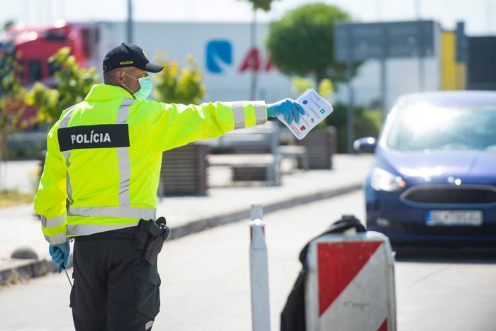 Ilustračný obrázok k článku Patríte k tým, ktorí sa nemôžu zaočkovať? Dobrá správa: Nemusíte ísť do KARANTÉNY!