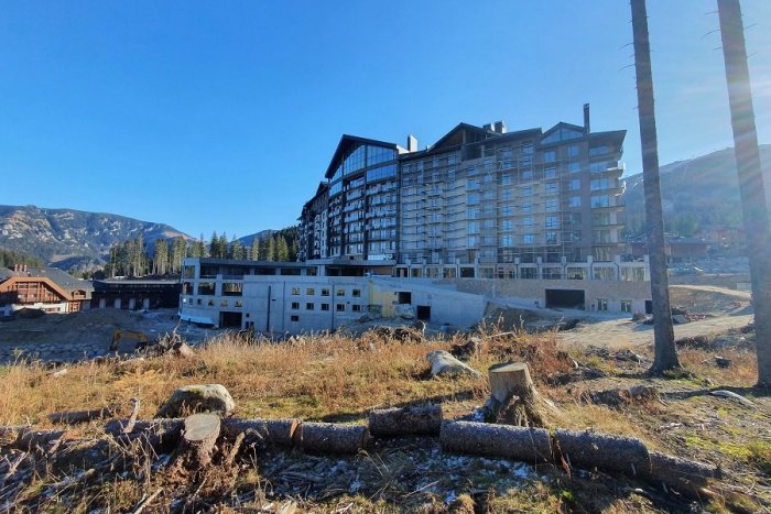 Ilustračný obrázok k článku Demänovská dolina je na nohách: Proti výstavbe MEGA HOTELA sa búri aj obec