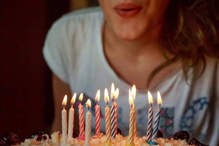 Ilustračný obrázok k článku Niektorí Bystričania dostali darčeky hneď dvakrát: KOĽKÍ sa narodili na Štedrý deň?