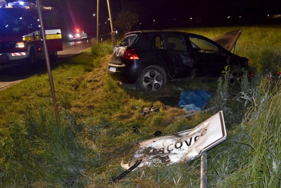 Ilustračný obrázok k článku Tragédia neďaleko Topoľčian: Pri polnočnej nehode vyhasol život vodiča