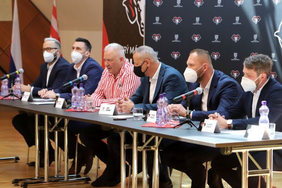 Ilustračný obrázok k článku Fanúšikovia sa konečne dočkali: Poznáme nové vedenie bystrického hokejového klubu, FOTO