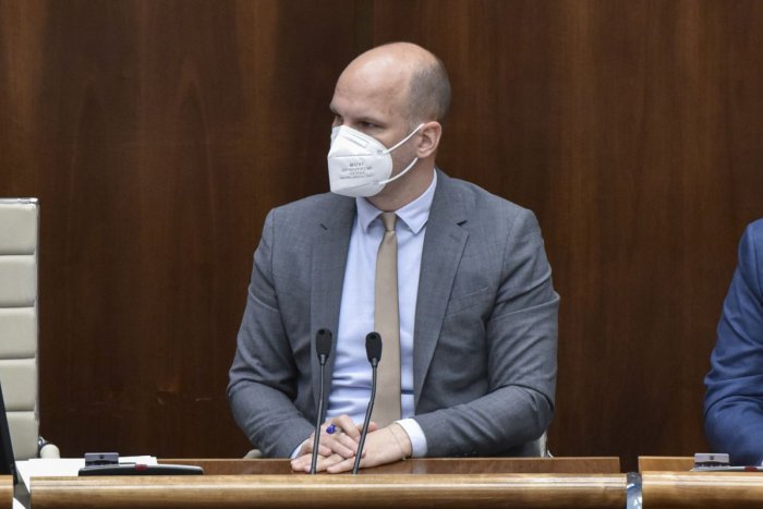 Ilustračný obrázok k článku Grendel o úniku utajovanej správy SIS: Zlyhať musel niekto v budove parlamentu!