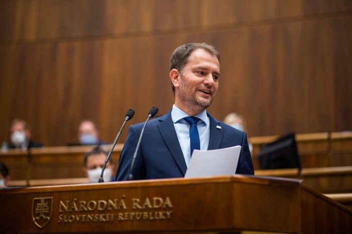 Ilustračný obrázok k článku Bývalý premiér znovu "hviezdi" na sociálnej sieti: Koho Matovič nazval HLUPÁKMI?