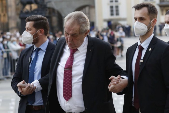 Ilustračný obrázok k článku Blíži sa Zemanov koniec? Podľa senátneho výboru nie je schopný vykonávať funkciu!