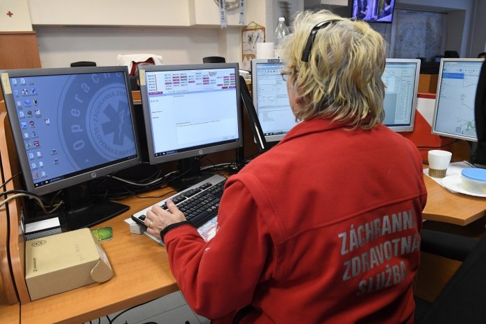 Ilustračný obrázok k článku K číslu 155 by mala pribudnúť NOVÁ linka pomoci: Záchranári aj operátori sú PROTI!