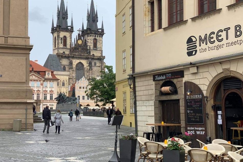 Ilustračný obrázok k článku Hľadáte PRÁCU? Skúste to v Česku, kde v JEDNEJ oblasti nemajú pracovníkov!