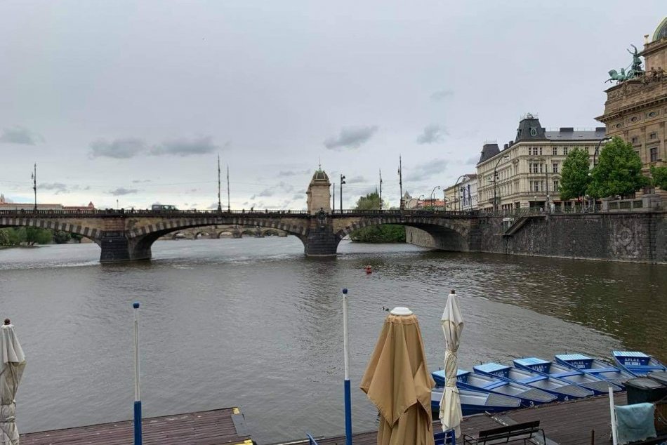 Ilustračný obrázok k článku Núdzový stav zatiaľ nebude, rozhodla česká vláda