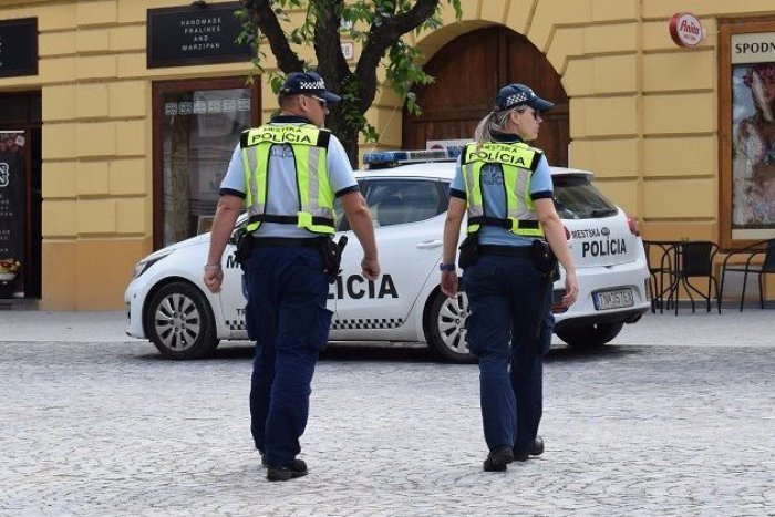 Ilustračný obrázok k článku Mestská polícia v Trenčíne zháňa posily: Splniť treba tieto podmienky