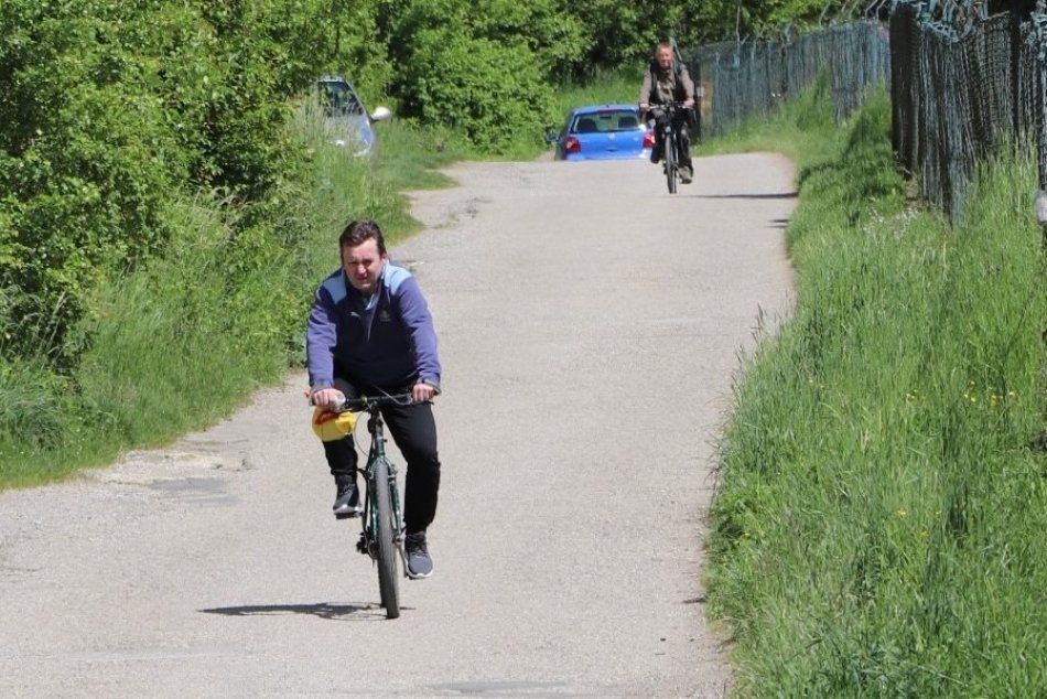 Ilustračný obrázok k článku Na Považí pribudne nový cyklochodník: TRASA, kadiaľ má ísť, FOTO