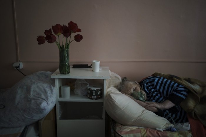 Ilustračný obrázok k článku Väčšina COVID pacientov v kraji leží v Trenčíne: Koľko ich hospitalizovali inde?