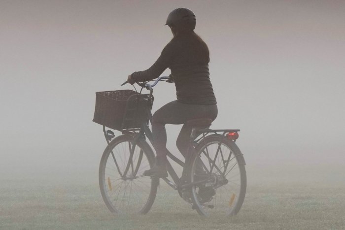 Ilustračný obrázok k článku Varovanie meteorológov: Slovensko potrápi hustá hmla a extrémne silný vietor