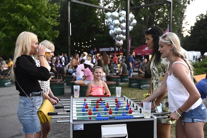 Ilustračný obrázok k článku Priplatíme si za VSTUPENKY? Náklady na organizáciu podujatí sa pre opatrenia zvýšili