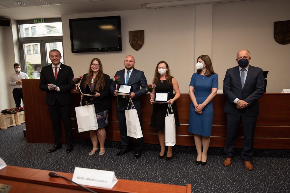 Ilustračný obrázok k článku Zdravotníkom sa dostalo uznania: PREHĽAD ocenených v Trenčianskom kraji, FOTO