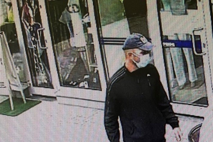 Ilustračný obrázok k článku Žiarski policajti vyšetrujú krádež: Nepoznáte muža na FOTKÁCH?