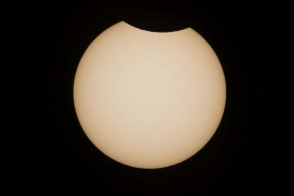 Ilustračný obrázok k článku Nenechajte si ujsť čiastočné zatmenie Slnka: Otvorená bude aj hvezdáreň v Nitre