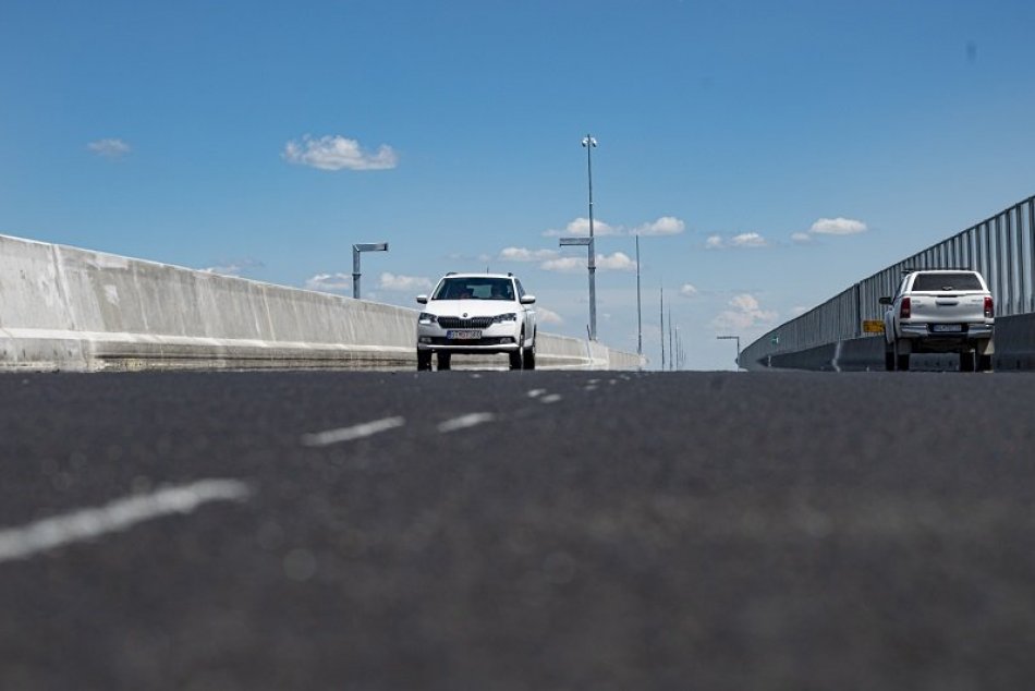 Ilustračný obrázok k článku Cestári pripravujú výstavbu časti obchvatu Prievidze: Primátorka to chce urýchliť