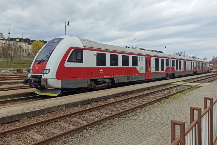 Ilustračný obrázok k článku Rýchlejšie z Nitry do Bratislavy? Ministerstvo novú trať cez Trnovec neodporúča