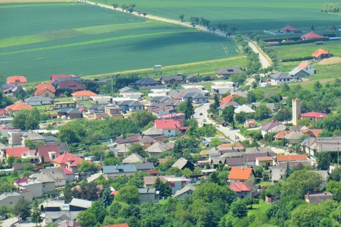 Ilustračný obrázok k článku Je tam OKUZĽUJÚCI výhľad, ale aj nedostatky: Vyskúšajte TIP na Zbojnícky hrad, FOTO