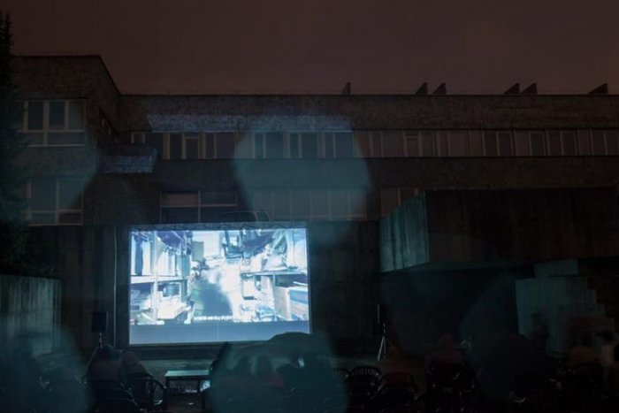 Ilustračný obrázok k článku Ďalšie miesto, kde v Bystrici uvidíte filmy pod holým nebom: Poznáme PROGRAM Kina v bazéne