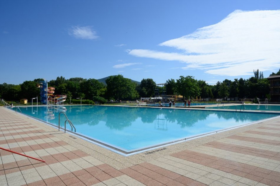 Ilustračný obrázok k článku Horúčavy budú neznesiteľné: Kúpalisko v Nitre ale skôr neotvoria!