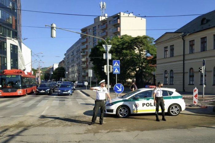 Ilustračný obrázok k článku Tadiaľto nechoďte: Legionárska ulica od Mlynských nív po Račianske mýto je UZATVORENÁ!