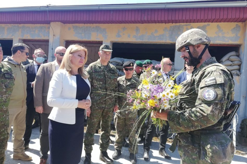 Ilustračný obrázok k článku Na Lešti mali vzácnu návštevu: Medzi vojakov zavítala prezidentka Čaputová, FOTO