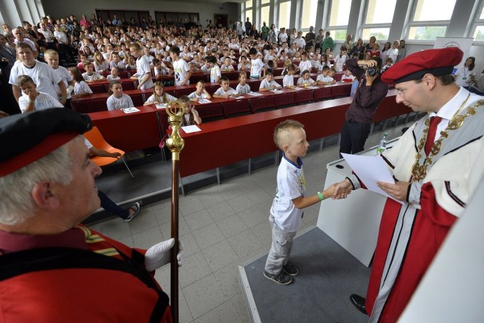 Ilustračný obrázok k článku Hľadáte pre deti zábavu na leto? Pošlite ich študovať na Trenčiansku univerzitu