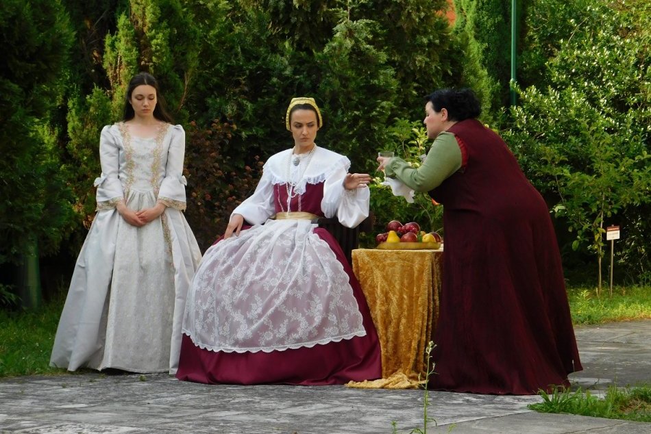 Ilustračný obrázok k článku V Bojniciach to bude žiť: Vracajú sa divadelné predstavenia priamo v meste