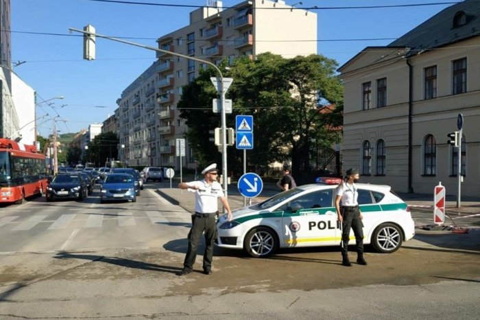 Ilustračný obrázok k článku ZAJTRA sa pripravte na ZHUSTENÚ premávku: Otvára sa Eurovea 2! Ako sa tam dostanete? FOTO