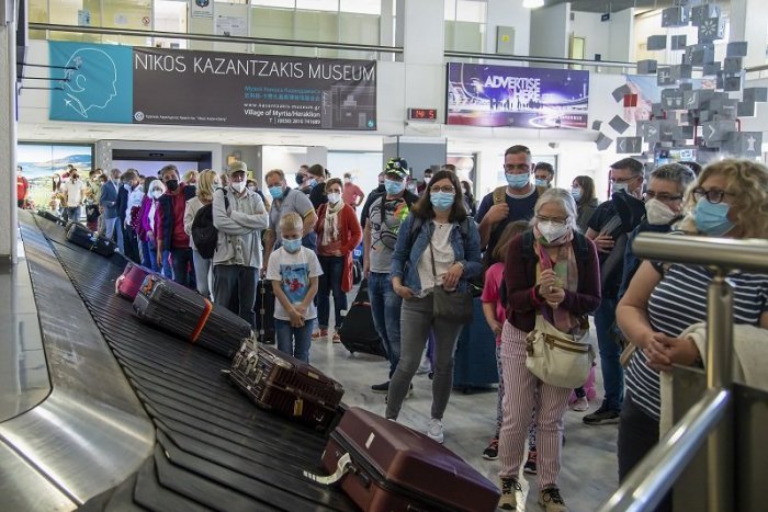 Ilustračný obrázok k článku Cestovanie sa zatiaľ neobmedzuje: Podmienky sa budú MENIŤ a zvýhodnení budú zaočkovaní!