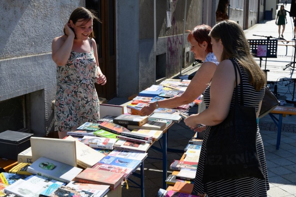 Ilustračný obrázok k článku Do Nitry prichádza obľúbená akcia: Kupecká ulica sa zmení na Kníhkupeckú